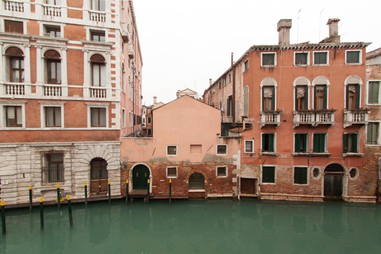 Explore Venice From A Sophisticated Hideaway In San Polo Bagian luar foto
