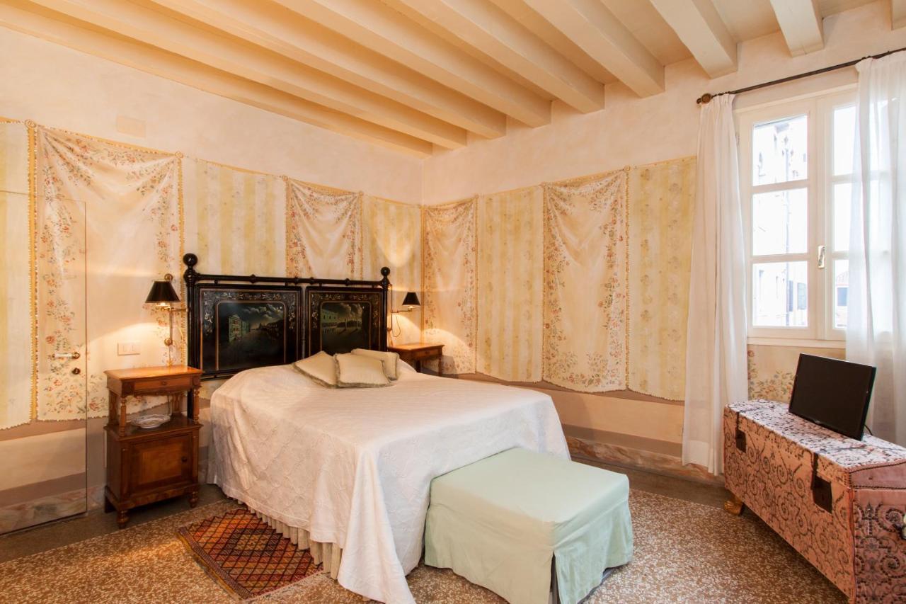 Explore Venice From A Sophisticated Hideaway In San Polo Bagian luar foto