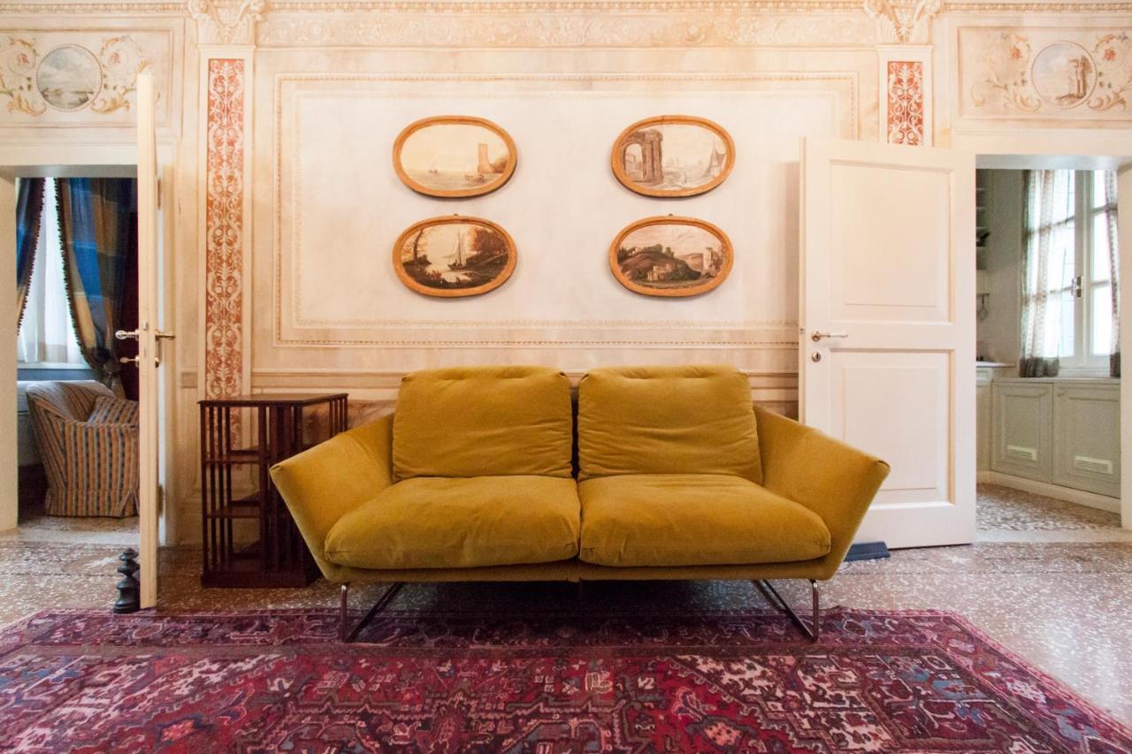 Explore Venice From A Sophisticated Hideaway In San Polo Bagian luar foto