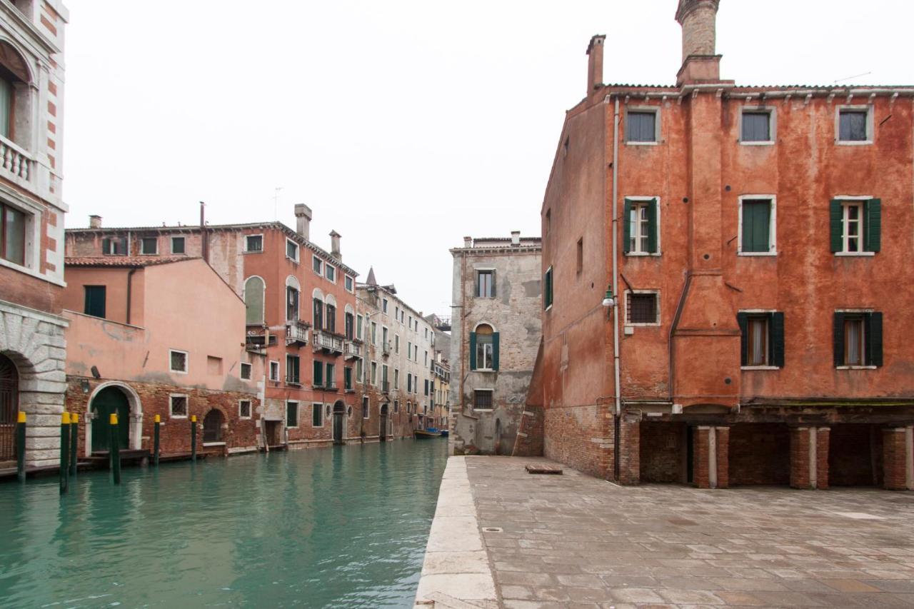 Explore Venice From A Sophisticated Hideaway In San Polo Bagian luar foto