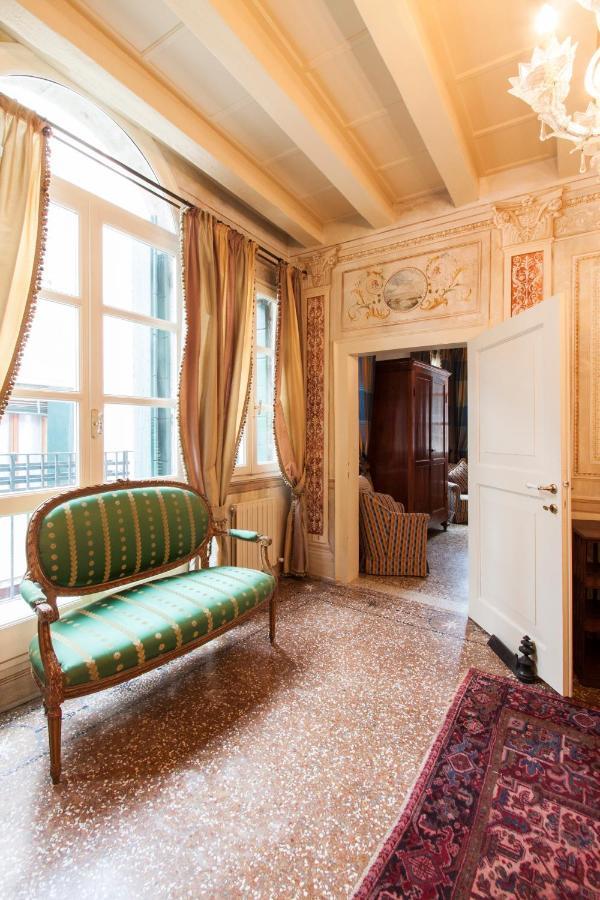 Explore Venice From A Sophisticated Hideaway In San Polo Bagian luar foto